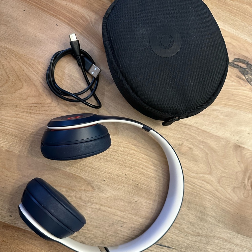 Beats Wireless Headphones with Case